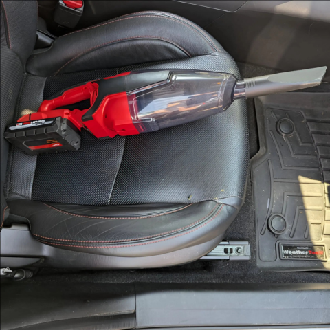 Bezdrôtový vysávač na auto — výkon a praktickosť