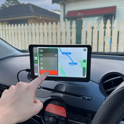 Sistem multimedia auto - ecran HD și CarPlay wireless