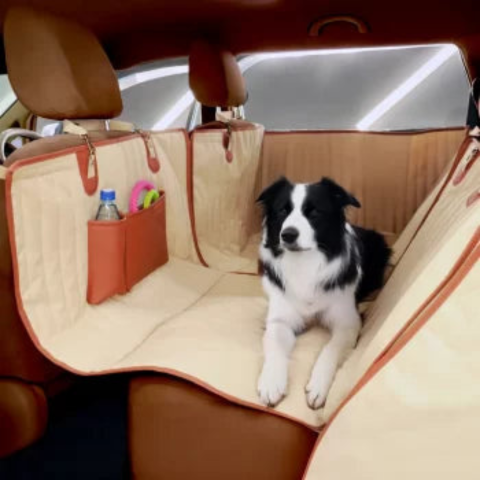 犬用車のシートカバー — 日常の快適さと安全性