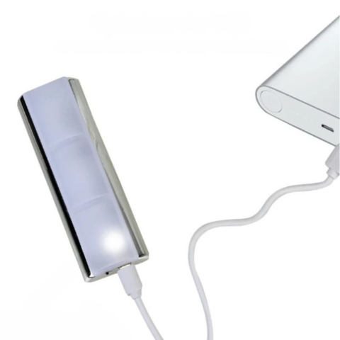 Iluminare LED Multicolor pentru Habitaclul Mașinii – Control de la Distanță 